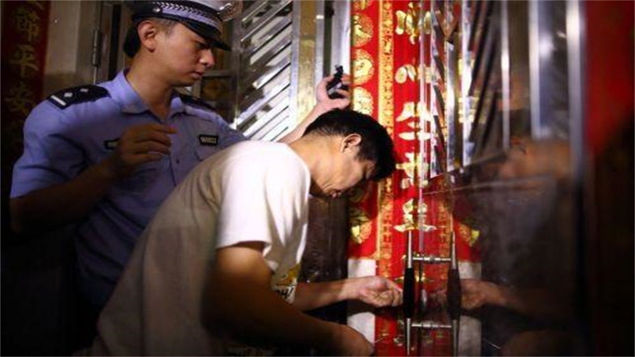 江苏请开锁师傅开了锁后，师傅为什么一般都不进门，就算主人请也不进去？